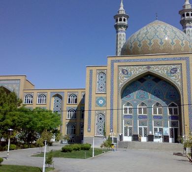 مدرسه فیضیه، تاریخی و تاریخ‌ساز