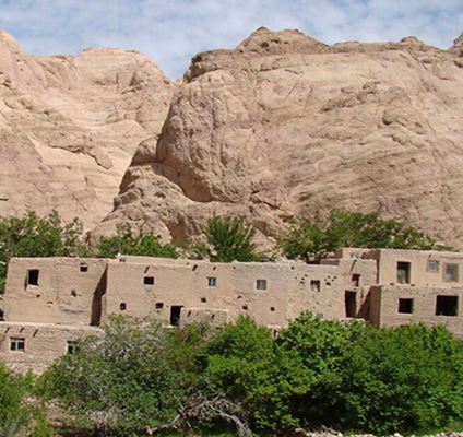 روستای قطرم، معجزه طبیعت در کنار کویر سوزان یزد 