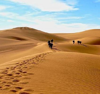 ابوزیدآباد، معماری منحصر به فرد و کویر دیدنی سیازگه