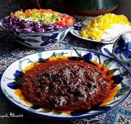 فسنجان، خورشتی که با طعم‌های گوناگون پخته می‌شود