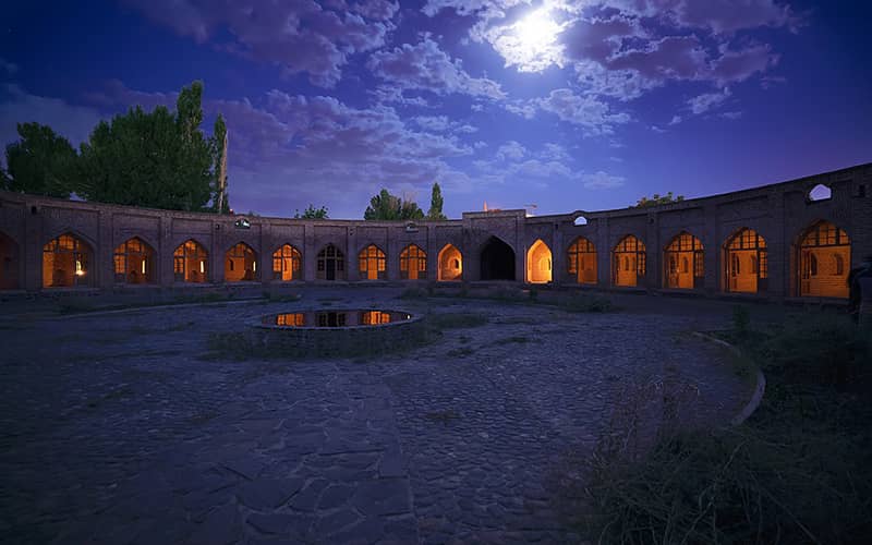 کاروانسرای تاج‌آباد، بنایی بی‌نظیر در غرب ایران