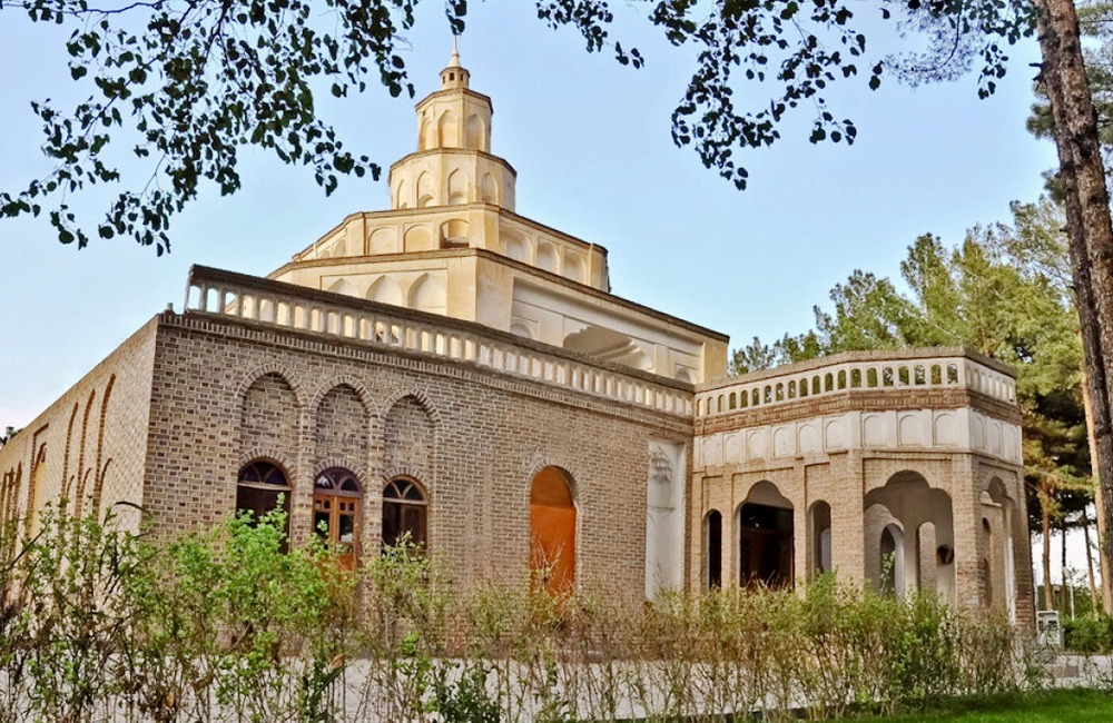 1543907230-kolah-farangi-citadel-1000x650