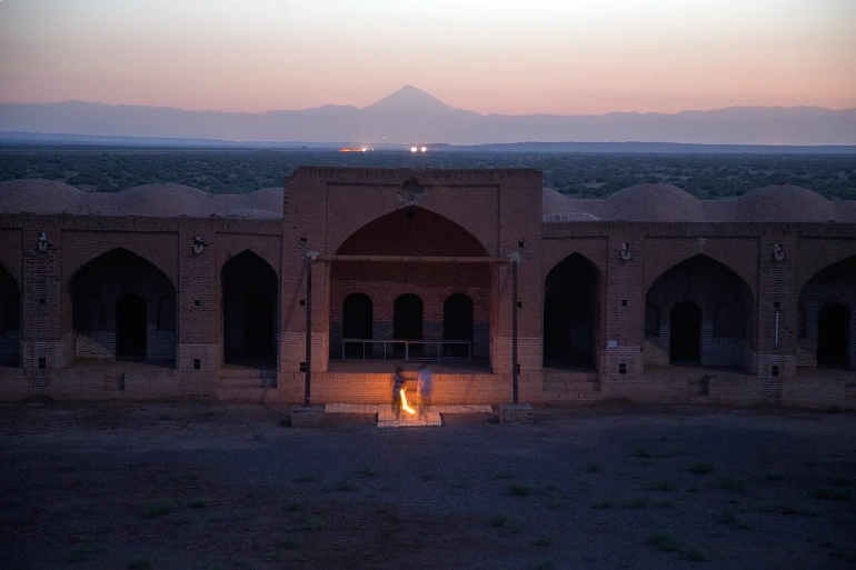3کاروانسرای-دیر-گچین-Wikipedia