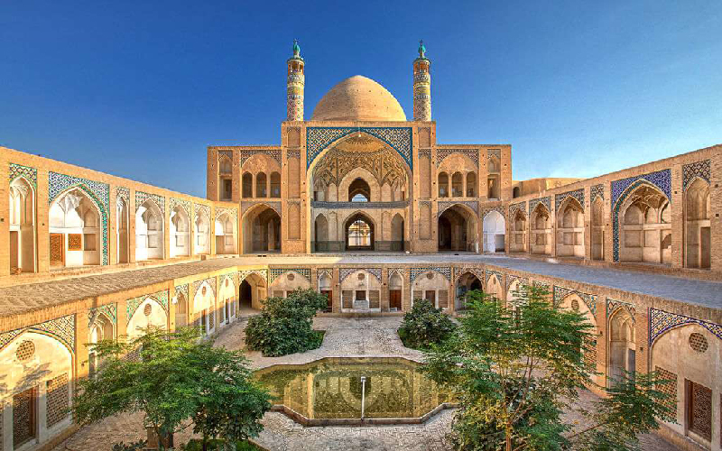 مسجد آقابزرگ کاشان: معماری برای خرد و ایمان