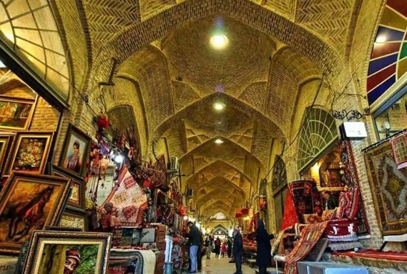 بازار وکیل شیراز: شاهکار زندیه؛ وقتی تجارت و هنر هم‌نشین می‌شوند