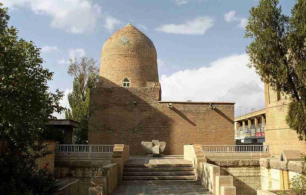 آرامگاه-استر-و-مردخای1