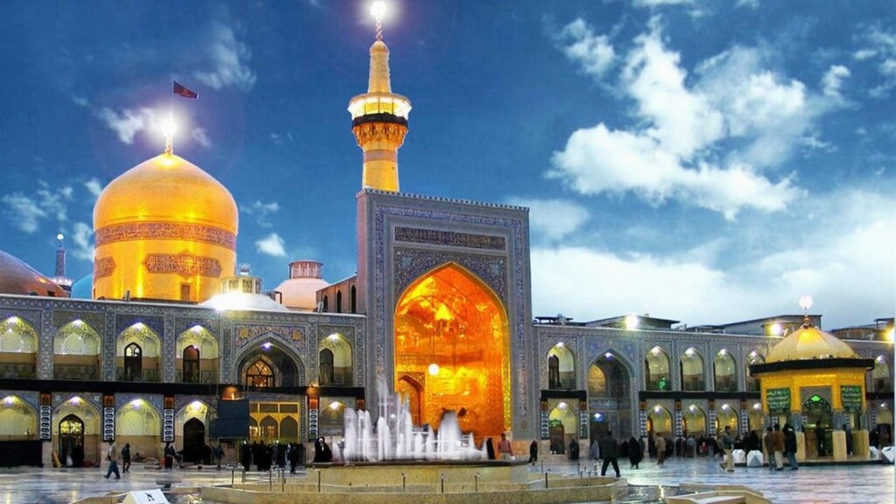 حرم امام رضا: کتاب تاریخ و هنر ایران؛ از بقعه‌ای کوچک تا شهر مقدس