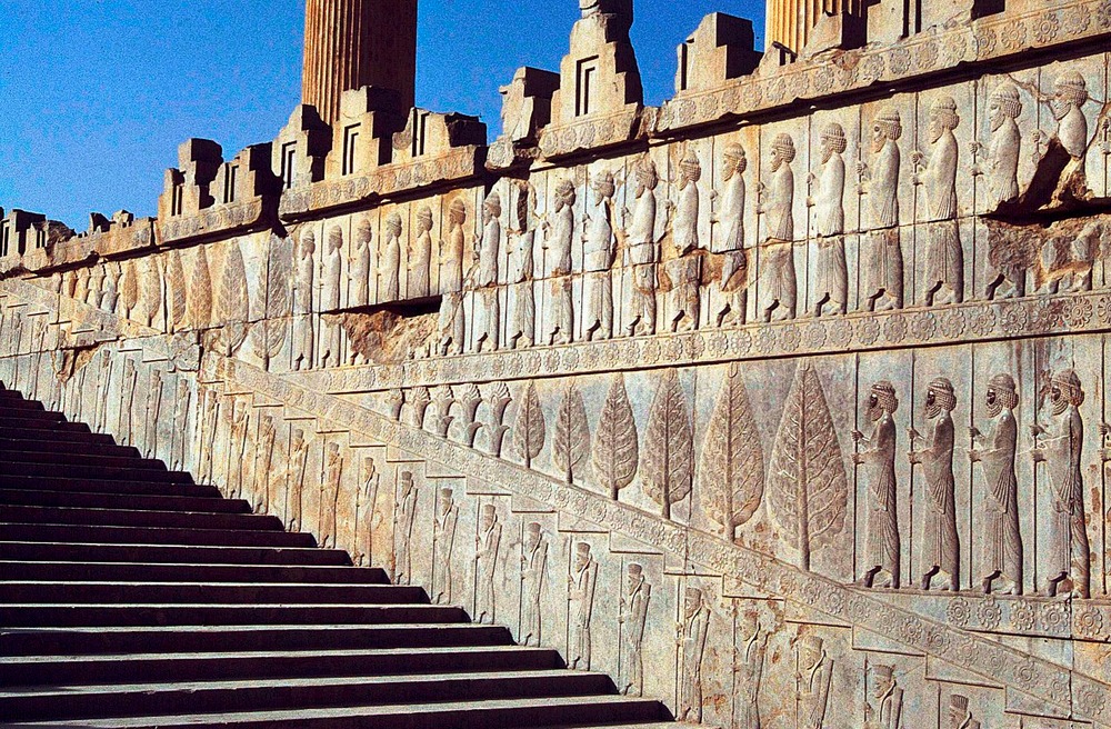 soldires-in-Persepolis-1